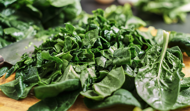 Eating Spinach: Unveiling the Seven Remarkable Benefits